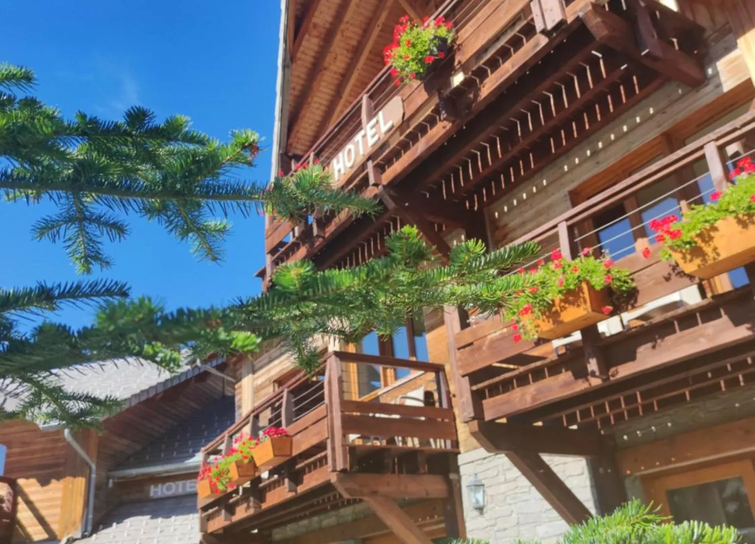 4 Hôtels Familiaux Incontournables dans les Hautes-Alpes